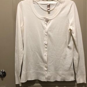 White long sleeve cardigan